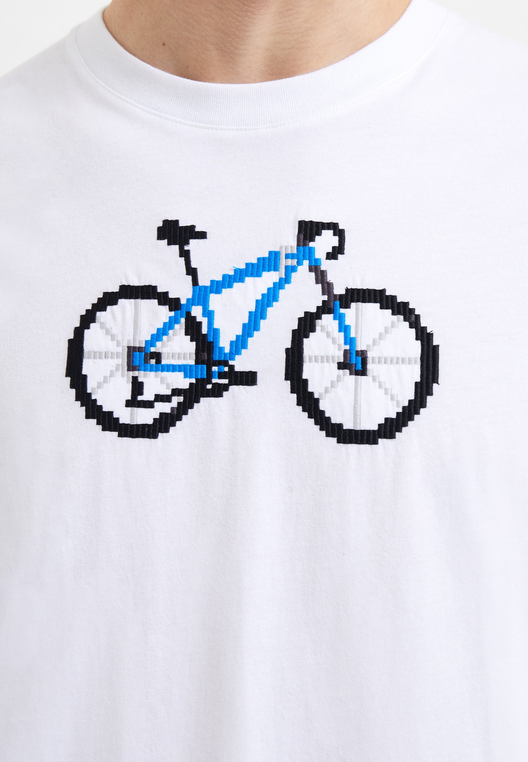 Camiseta Ciclista Creativa con Estampado Pixel Urbano