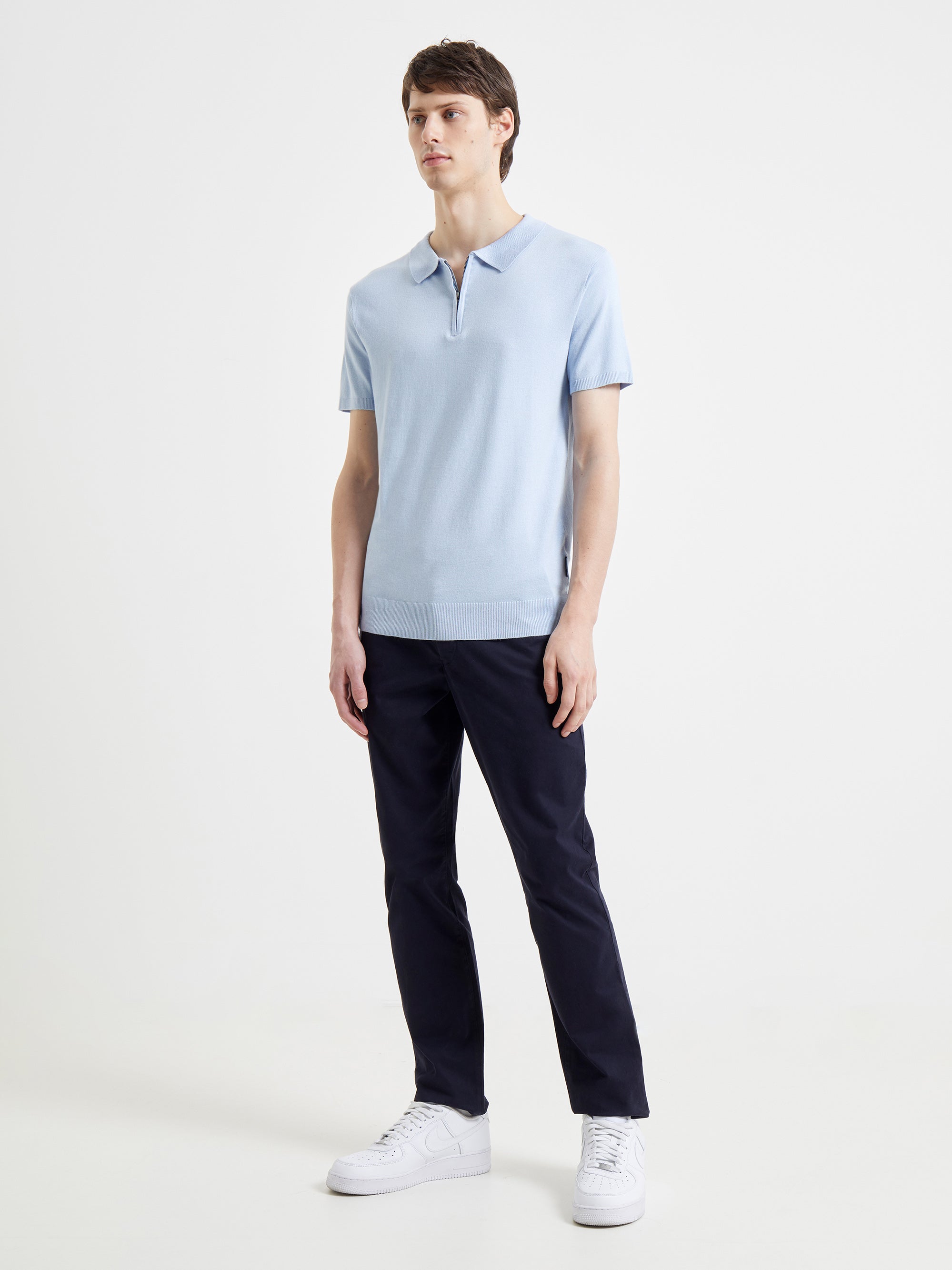 Camiseta Polo con Media Cremallera y Cuello Clásico - Diseño Moderno en Tejido Premium