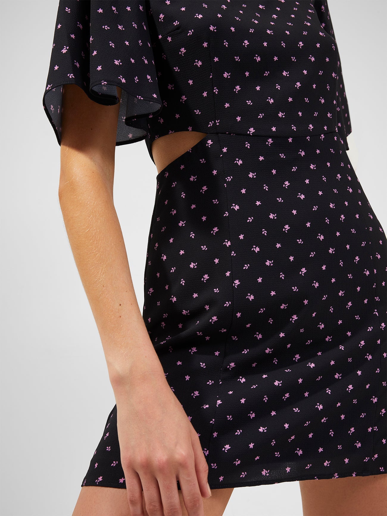 Vestido Corto Augustine Verona en Crepe - Estilo Casual Elegante