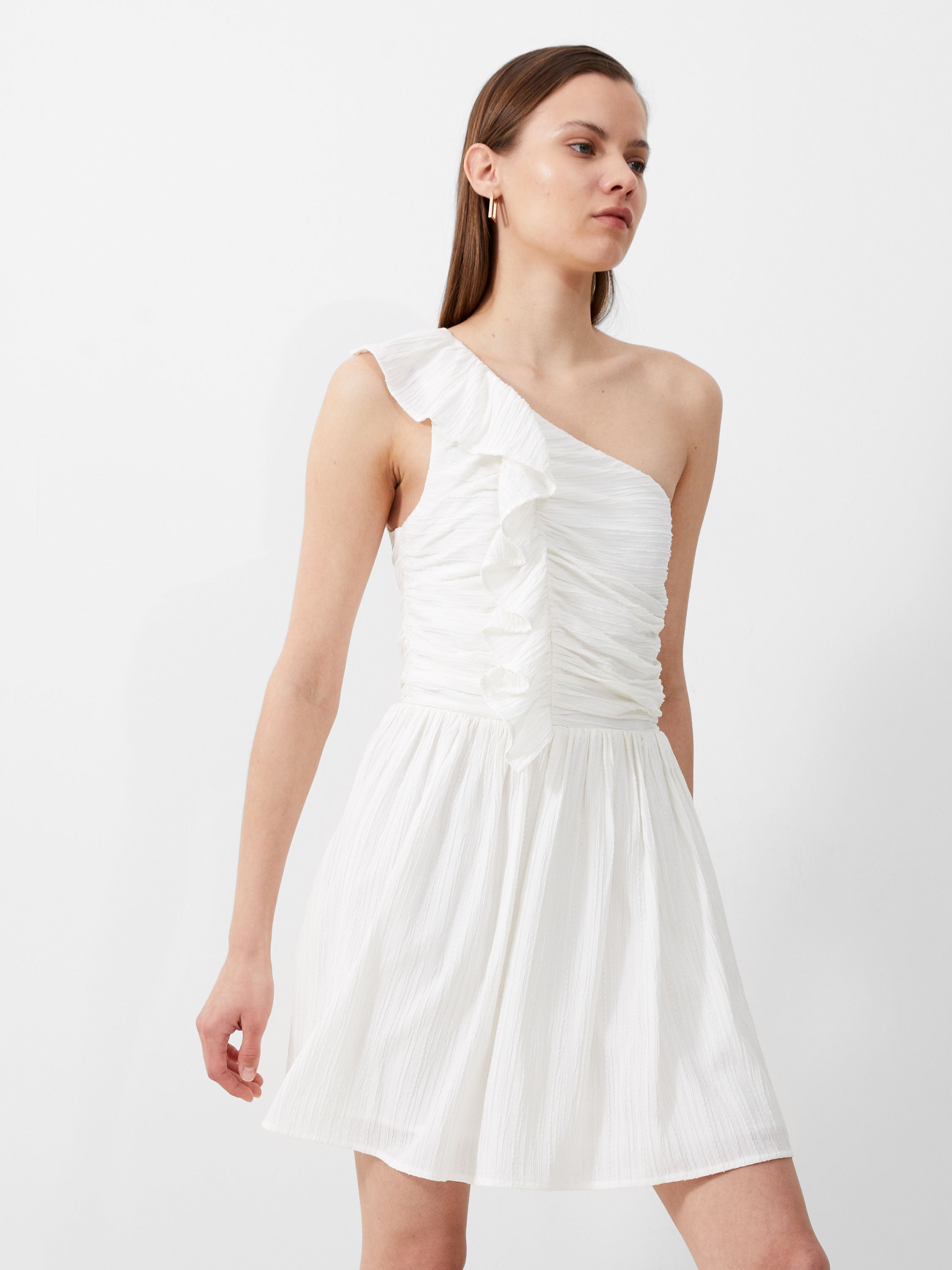 Vestido Corto Plisado con Detalles Volantes Bonny