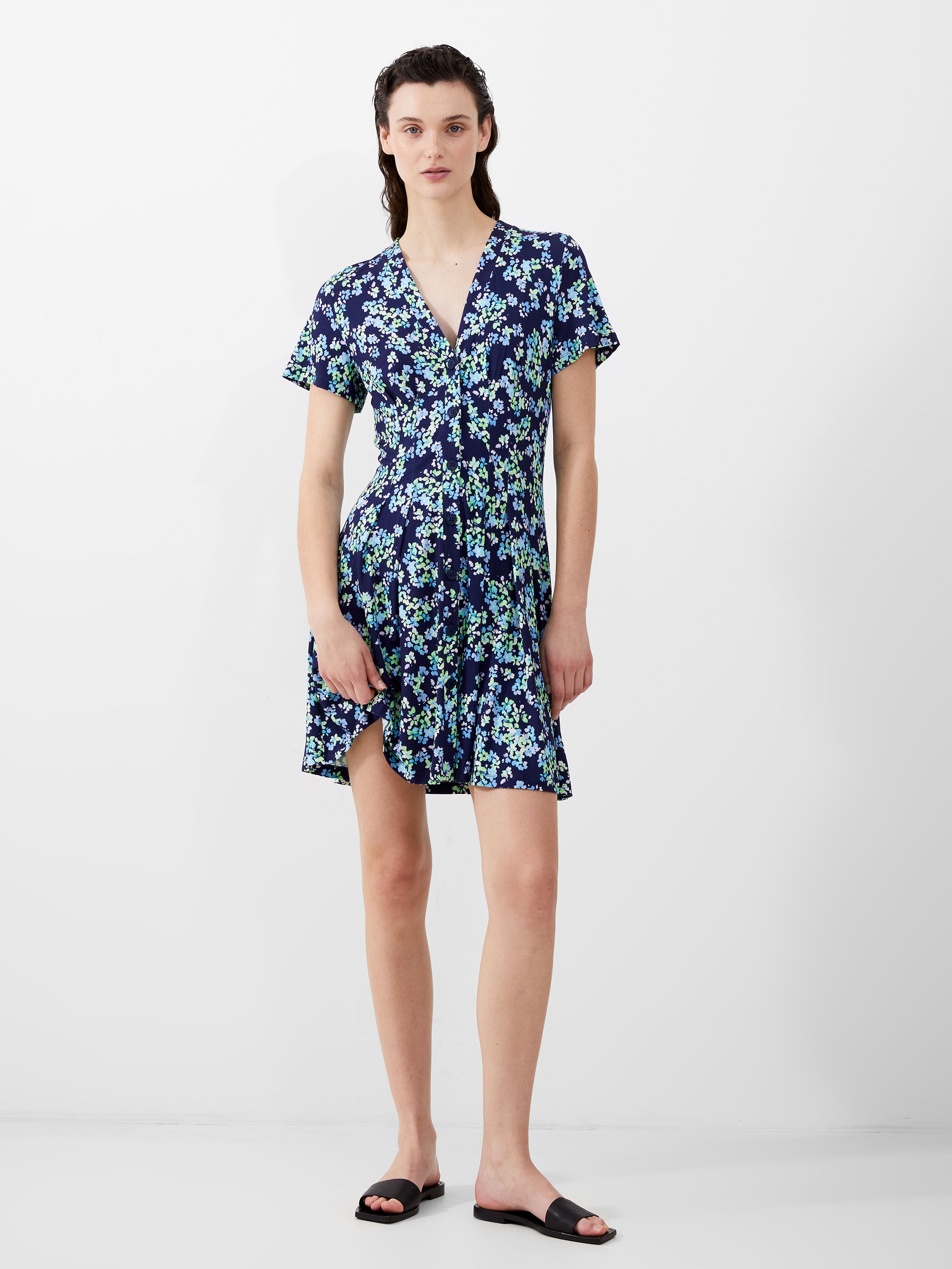 Vestido Benedetta Primavera con Escote en V - Diseño Floral Campestre