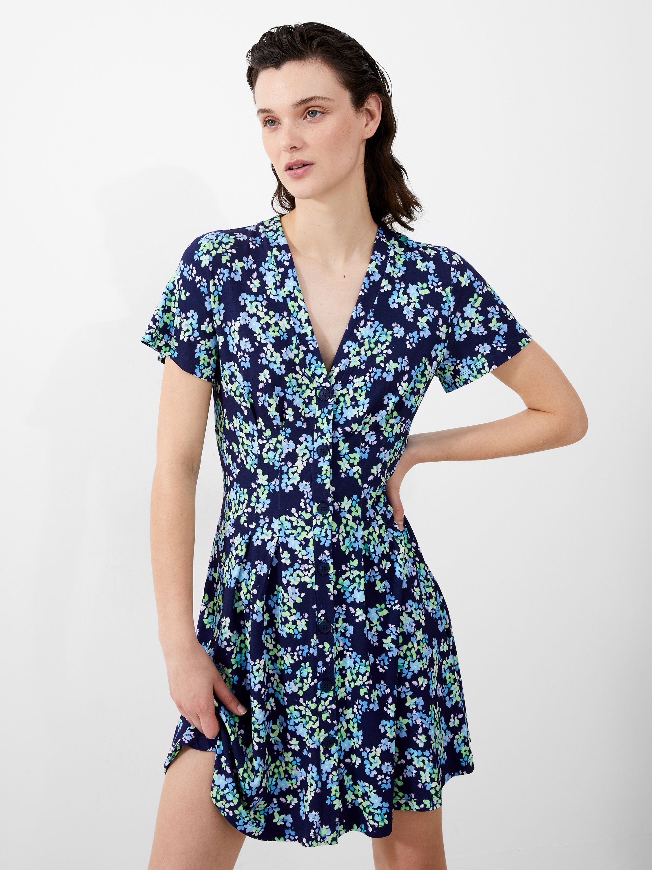 Vestido Benedetta Primavera con Escote en V - Diseño Floral Campestre