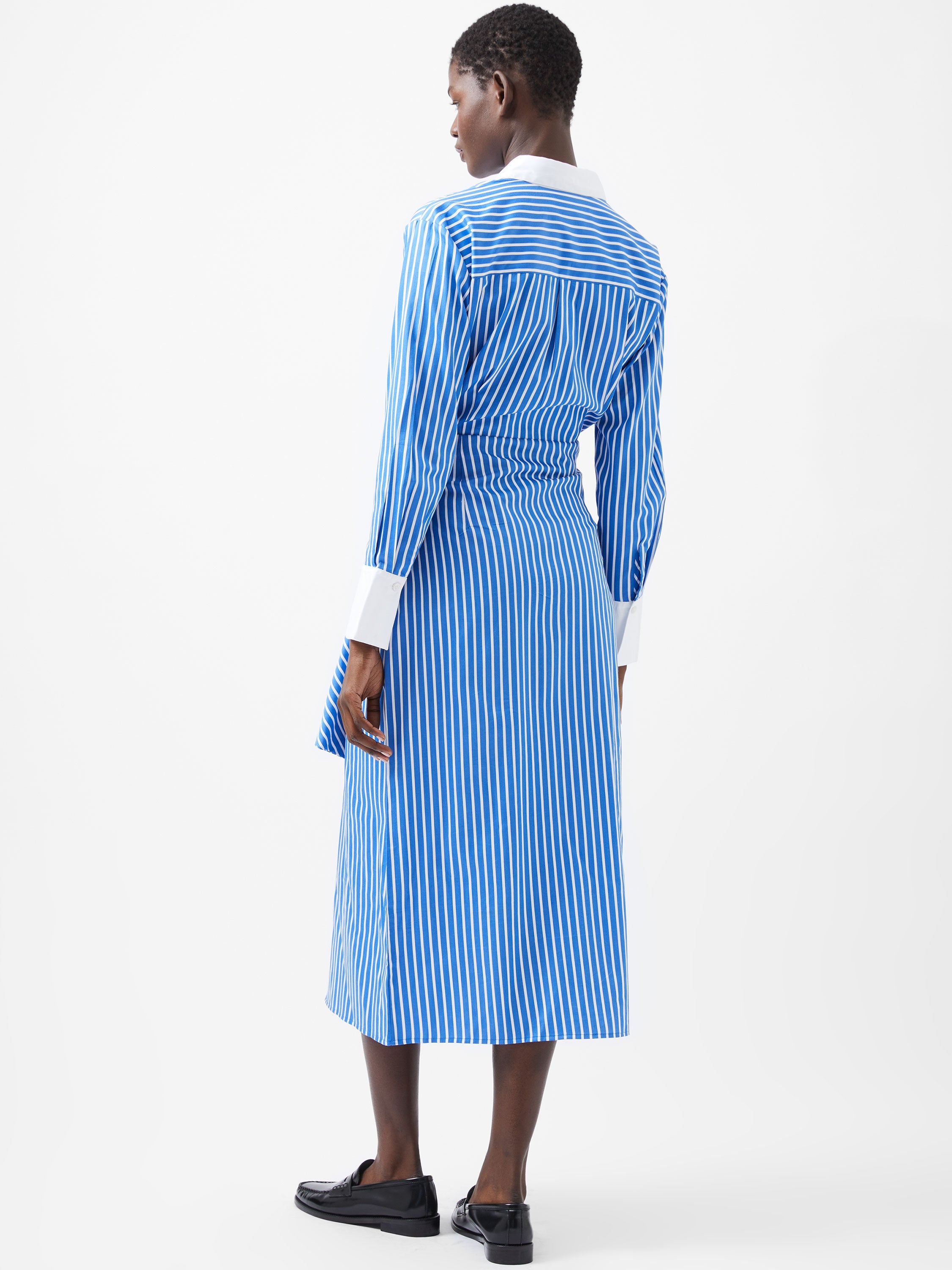 Vestido-Camisa Alexis - Diseño Versátil con Corte Contemporáneo