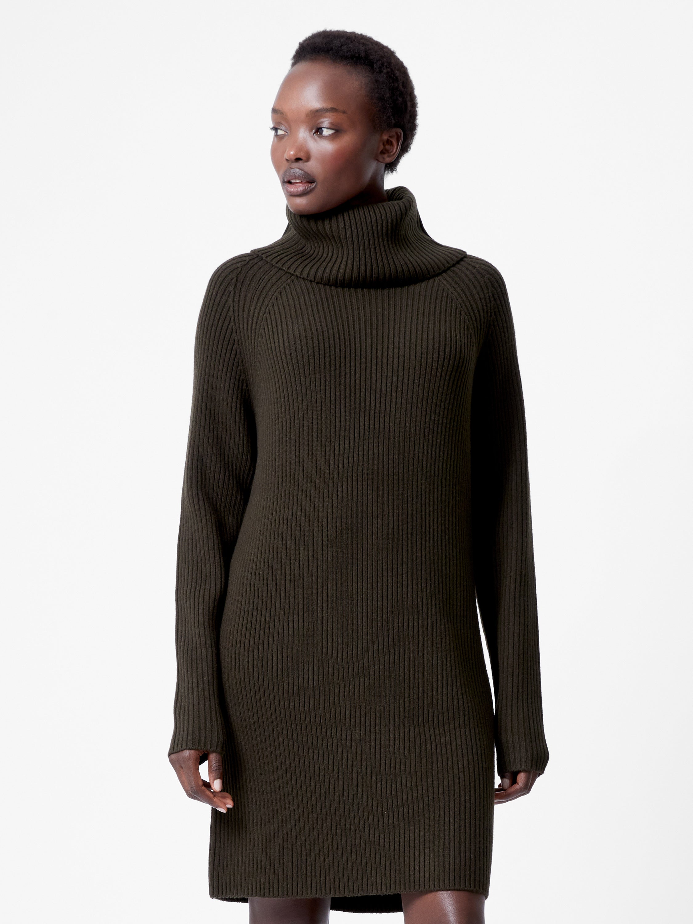 Vestido Elegante con Detalles en Nervaduras y Tejido Ultra Suave