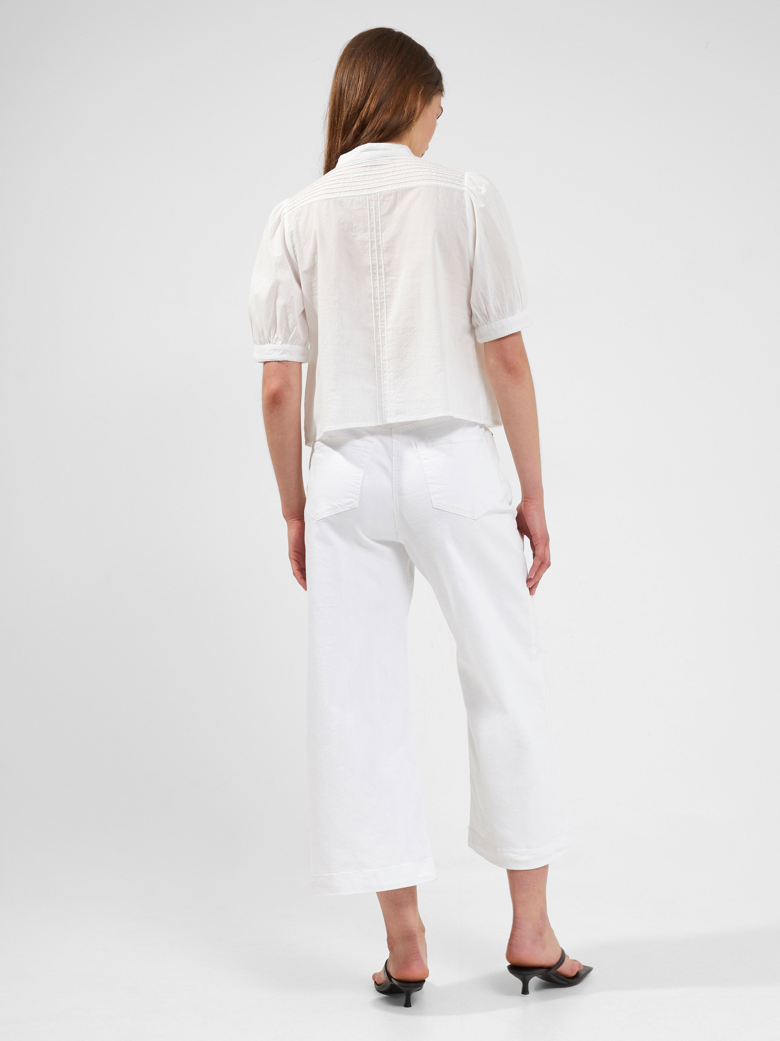 Alowie Blusa Corta en Algodón Orgánico con Detalles Bordados