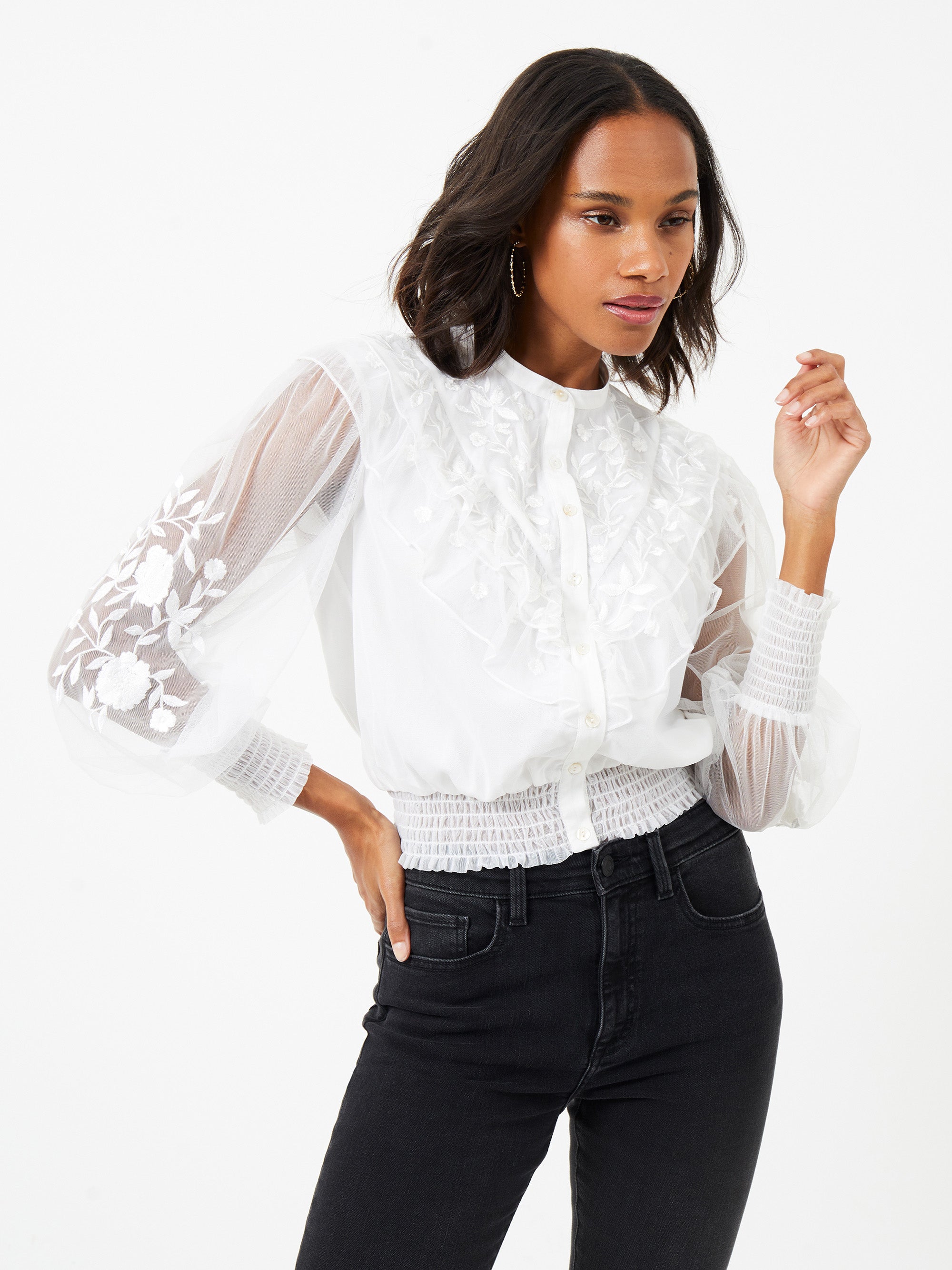 Blusa Transparente de Encaje con Volantes y Bordados Artesanales