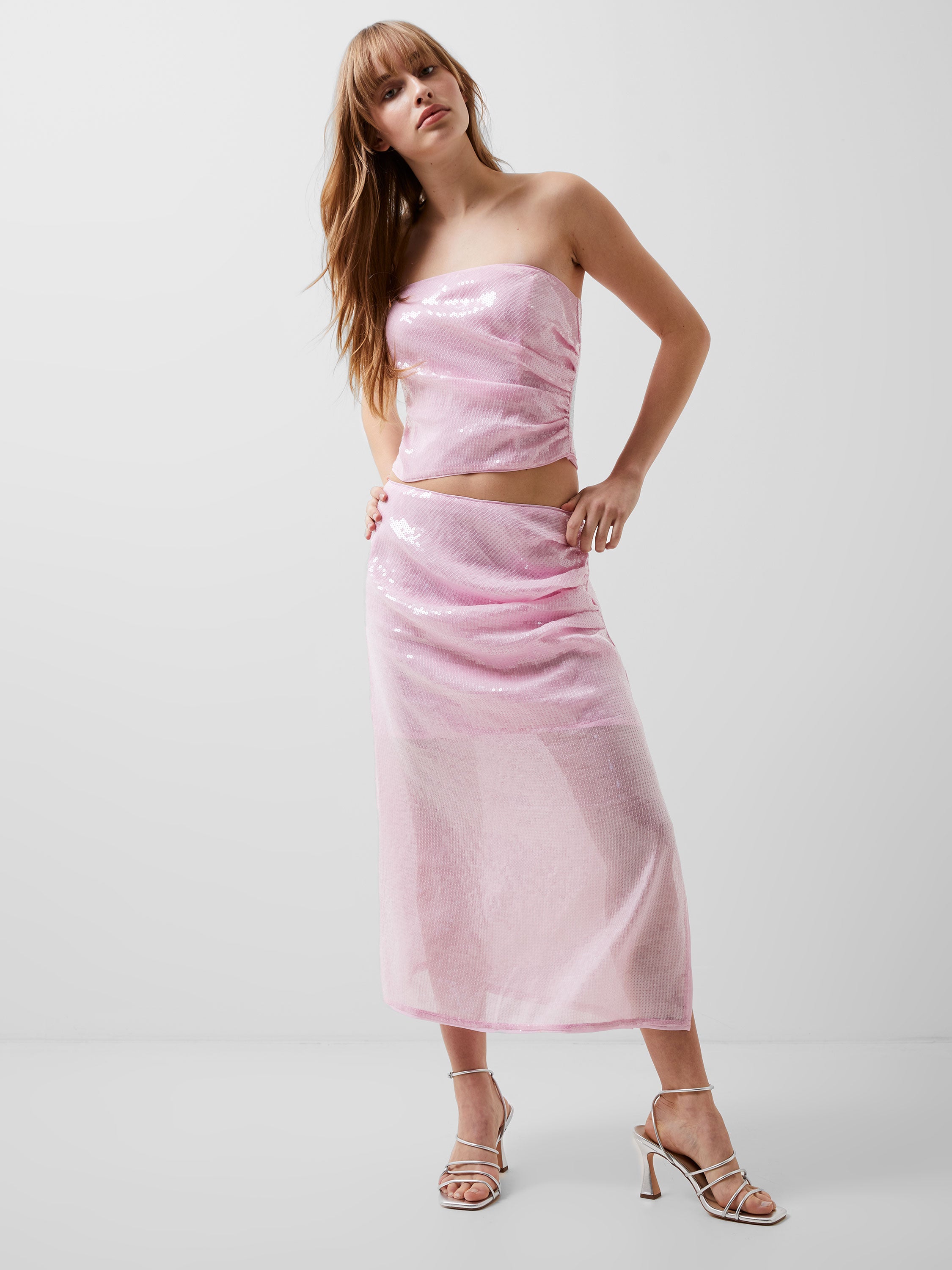 Blusa Anisha con Detalles Brillantes en Lentejuelas - Moda Festiva para Ocasiones Especiales (Colección Primavera)