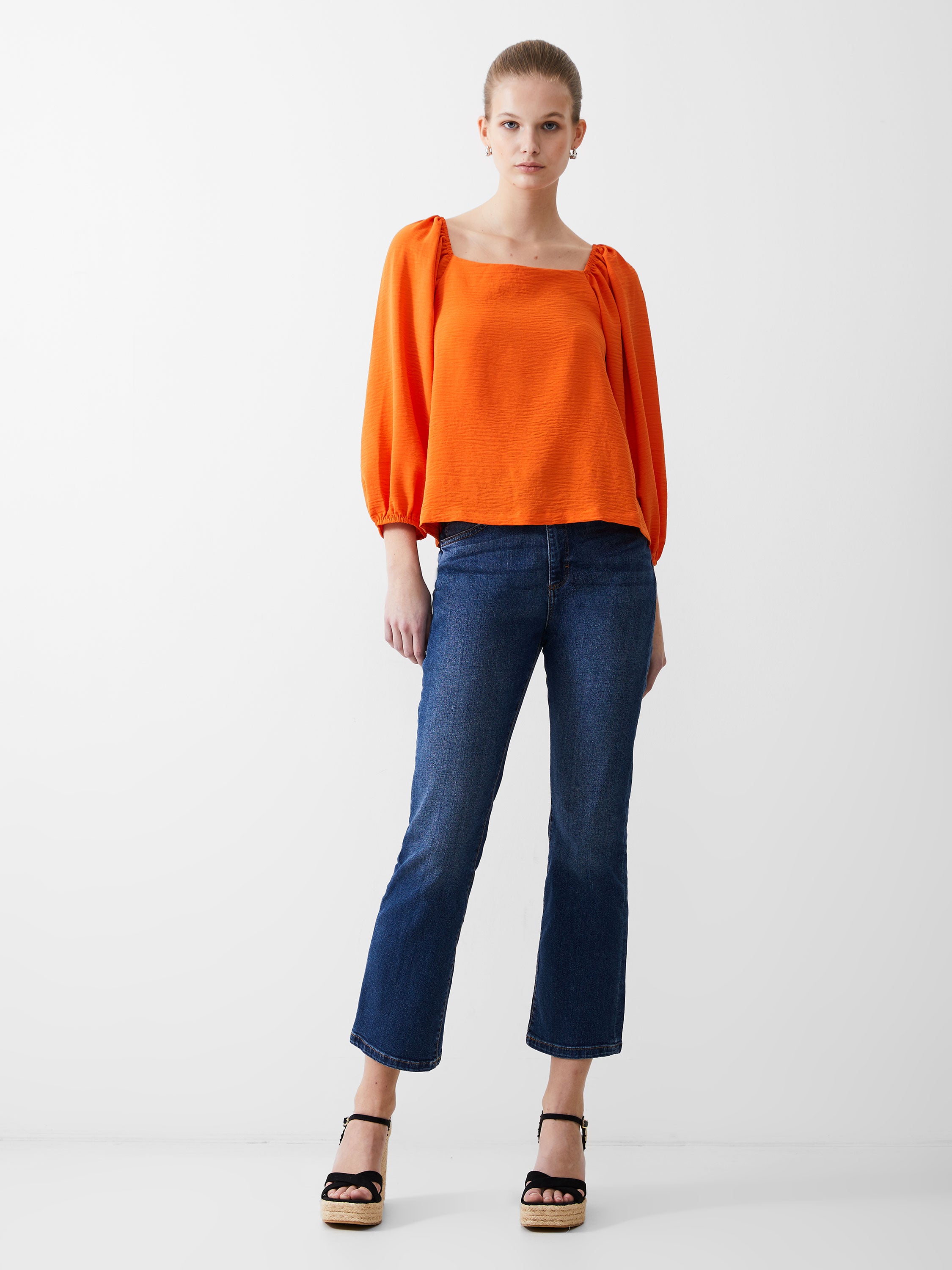 Blusa de Cuello Cuadrado con Manga Globo y Detalles Arrugados