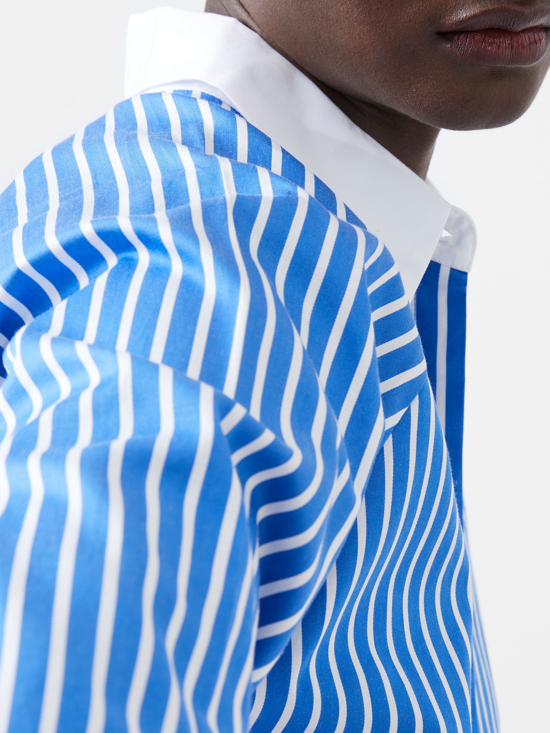 Camisa de Algodón con Rayas Decorativas - Diseño Alexis