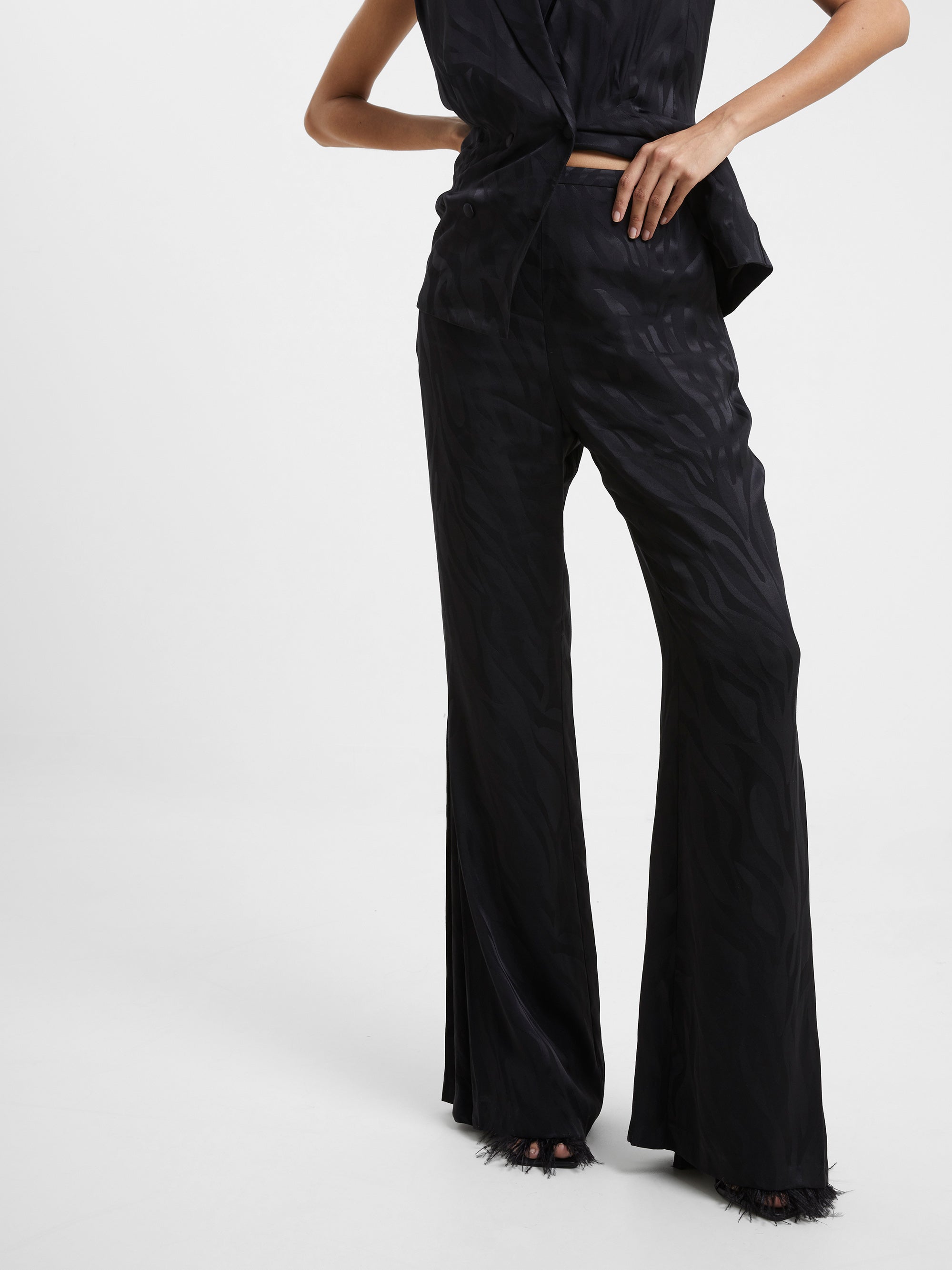 Aba Pantalones Sostenibles en Satén Ecológico - Moda Consciente