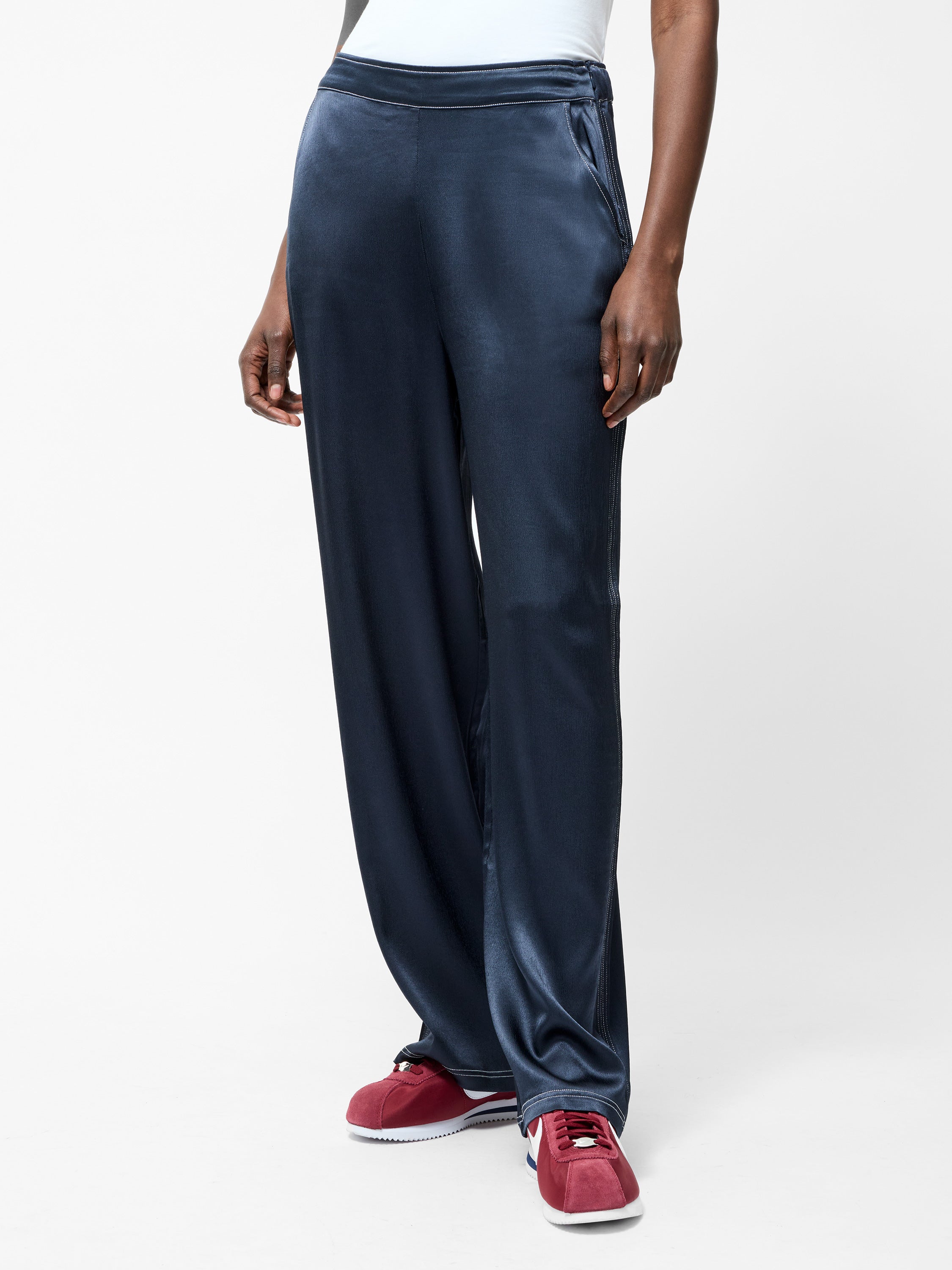 AKITA - Pantalones Holgados de Satén Elástico con Comodidad Moderna