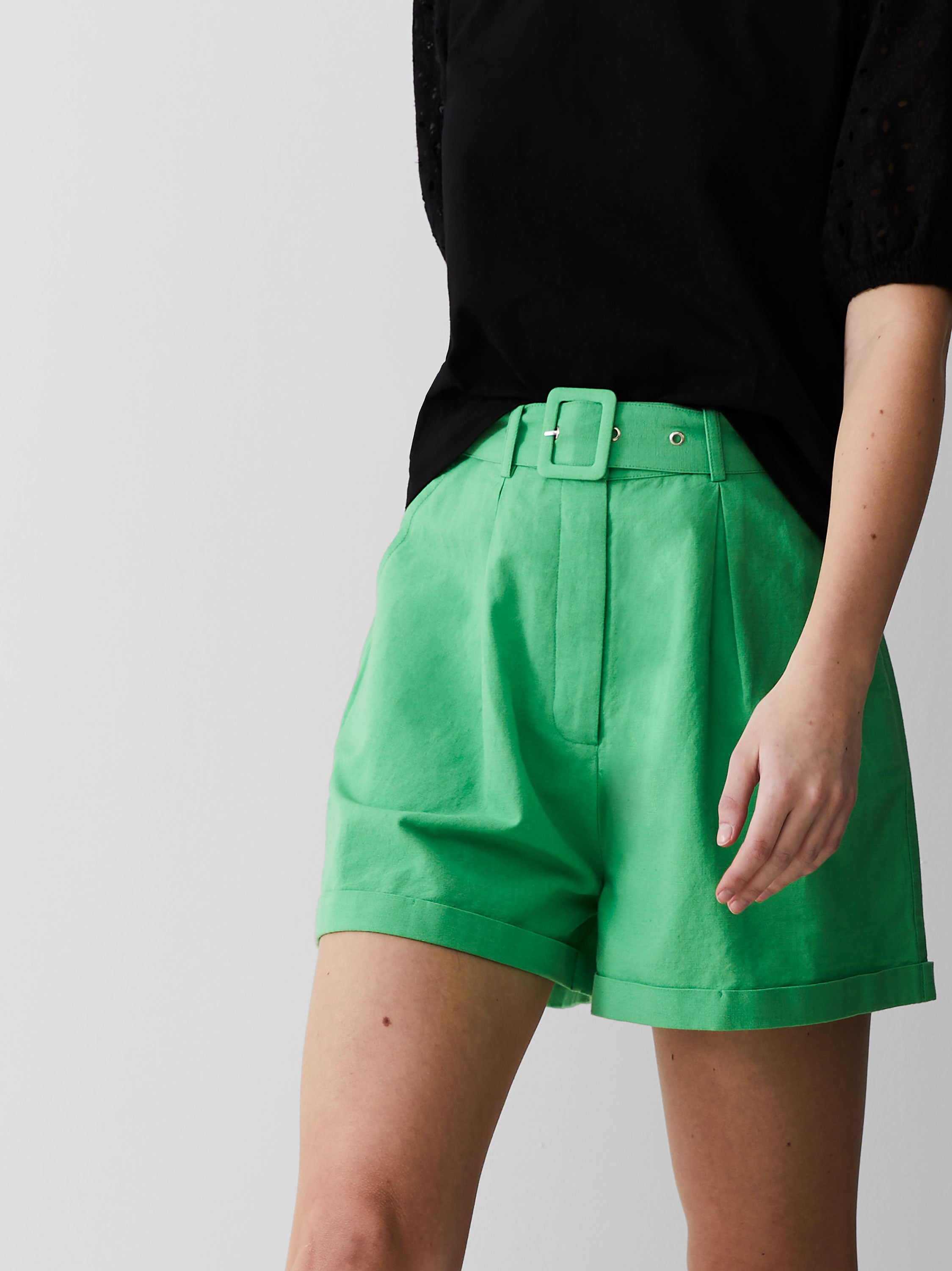 Bermudas de Lino con Cinturón Ajustable para Verano