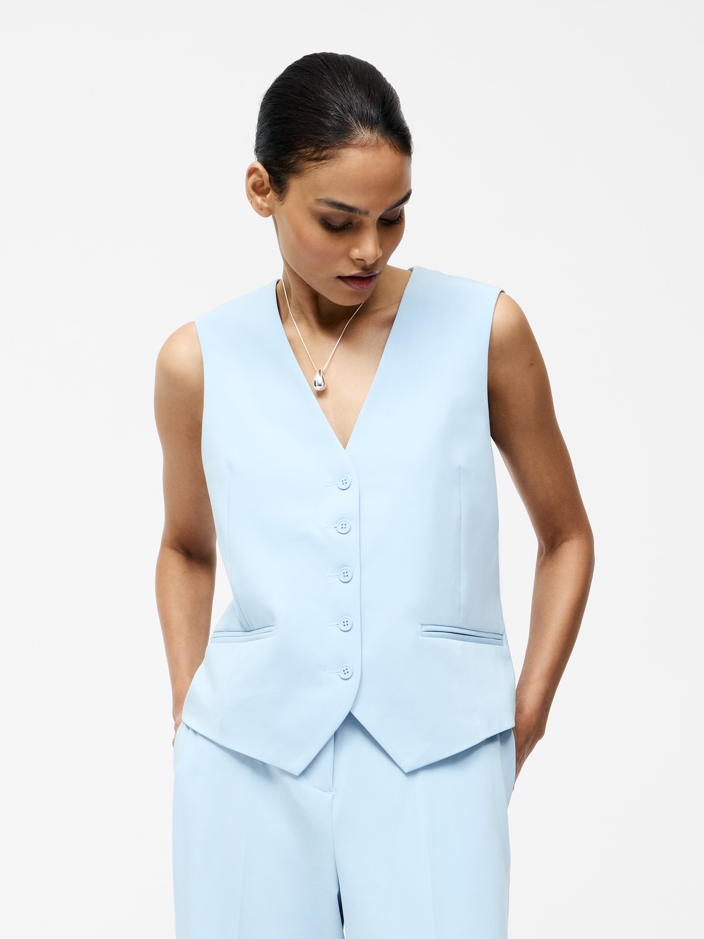 Chaleco Angie Confeccionado a Medida - Diseño Estilizado con Ajuste Premium