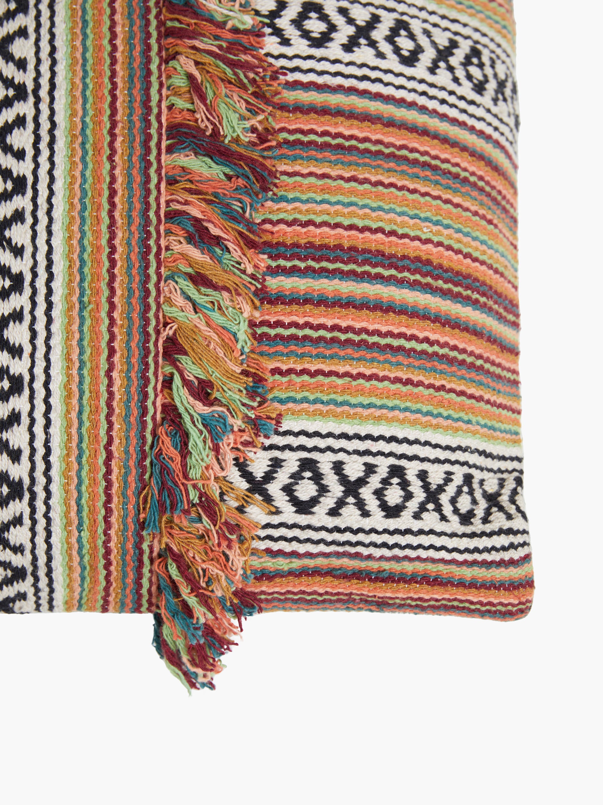 Almohadón Azuela con Flecos Elegantes - Diseño Bohemio para Espacios Modernos