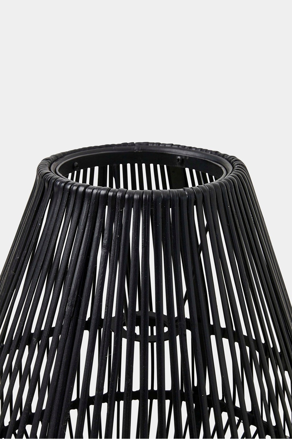 Lámpara Colgante de Ratán Negro Tejido a Mano - Diseño Moderno para Interiores