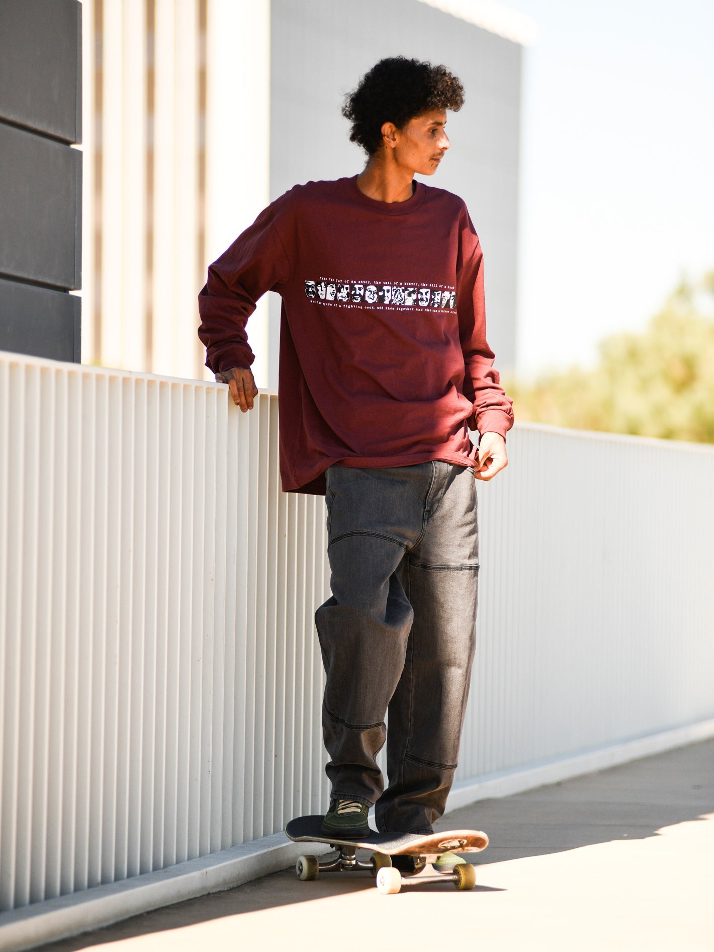 Playera Skater Colección Vitals Remy - Estilo Urbano en Color Vino Tinto