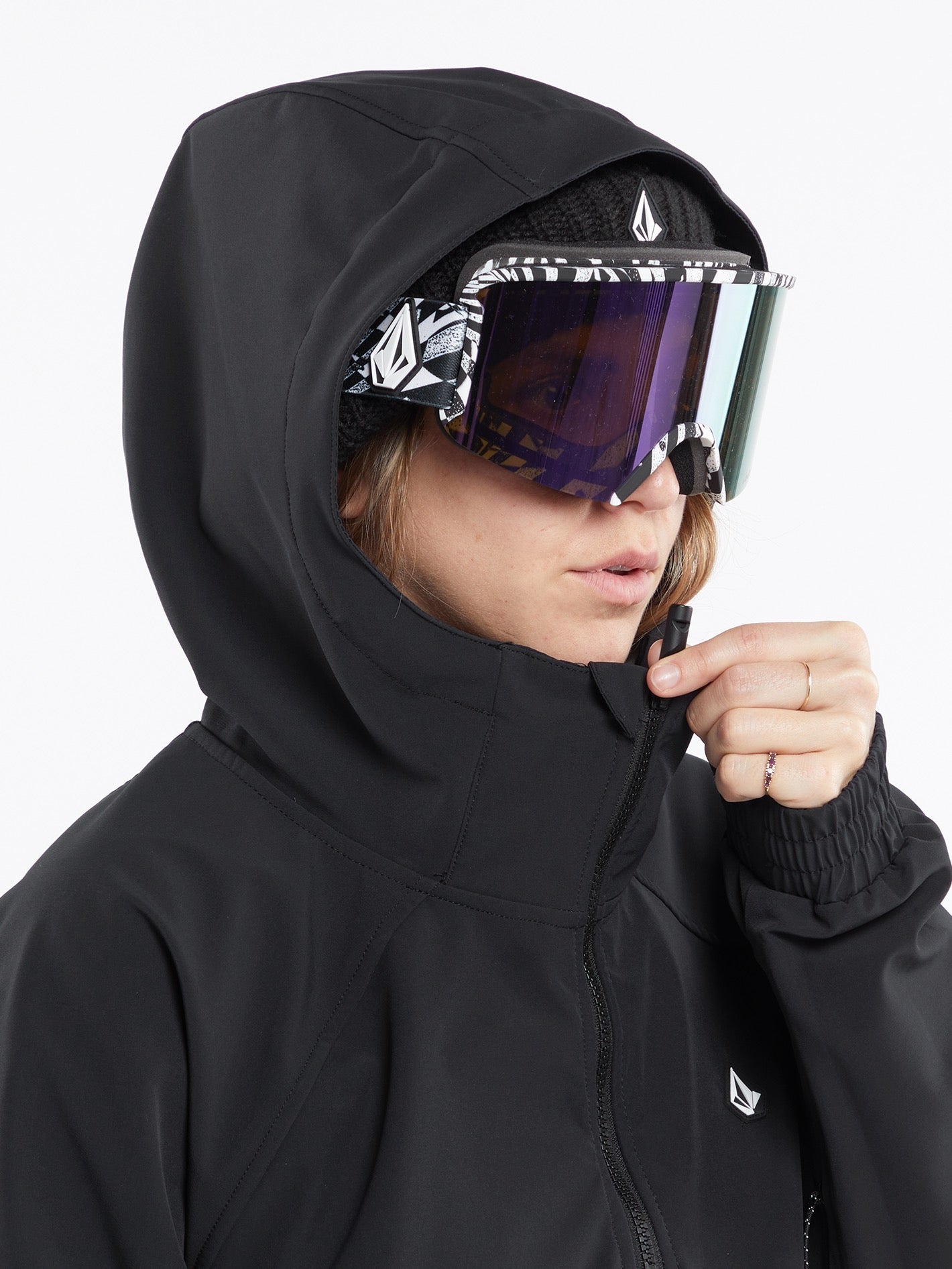 Chaqueta Ultraligera Sinterizada con Elasticidad Integrada - Tono Negro Clásico, Diseño Ergonómico y Comodidad Superior