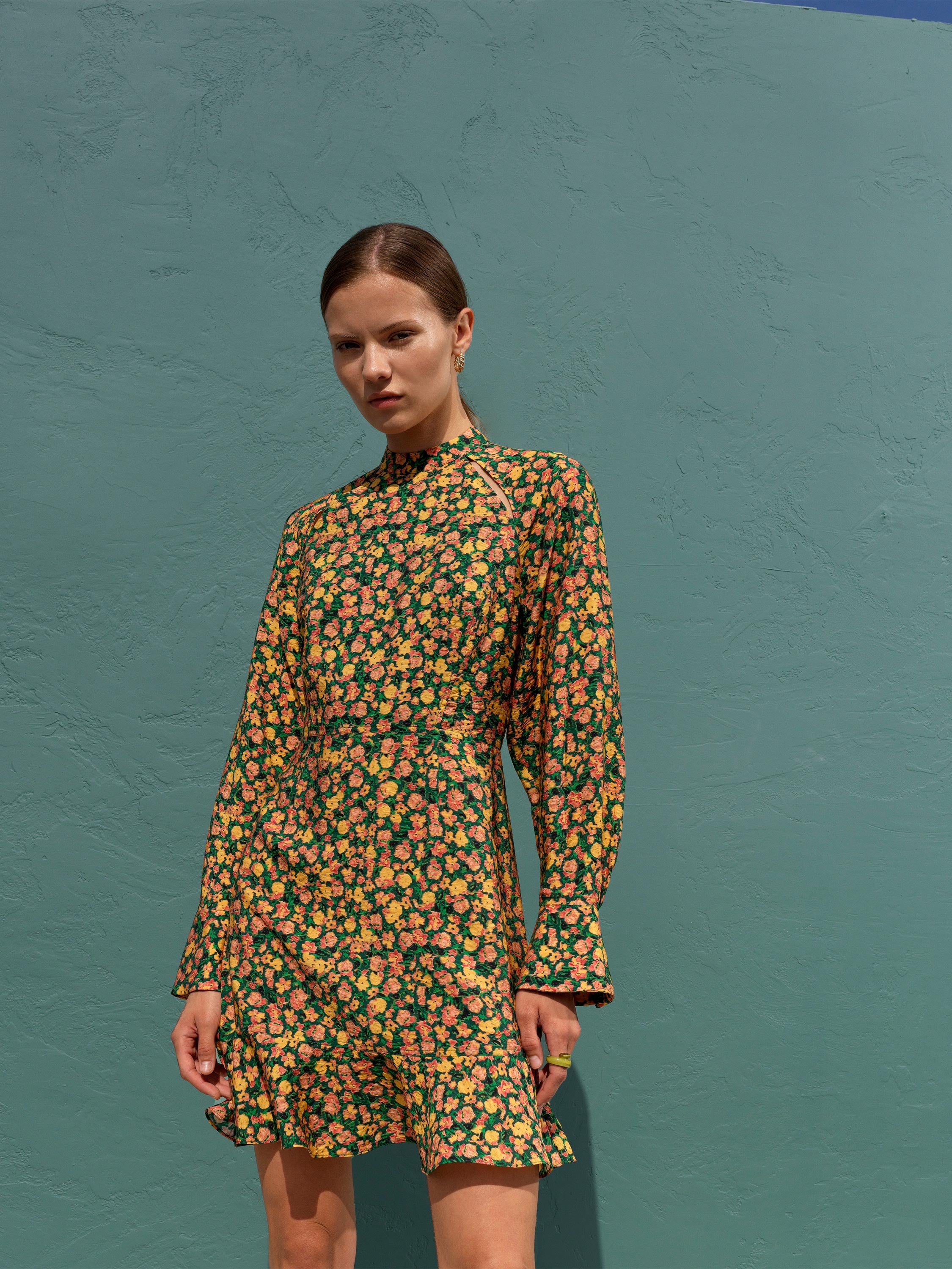 Vestido Corto con Detalle de Relieve - Colección Otoño Aleezia Flavia