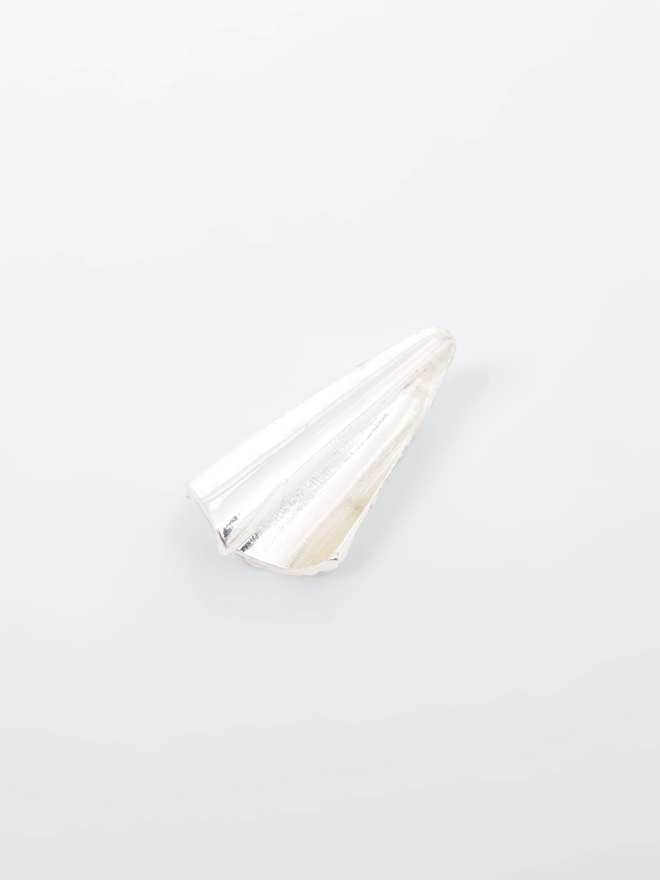 Pendientes Minimalistas con Inspiración Arquitectónica en Plata